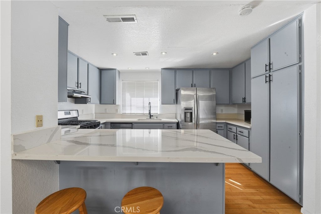 2915 E 60th Pl Pl