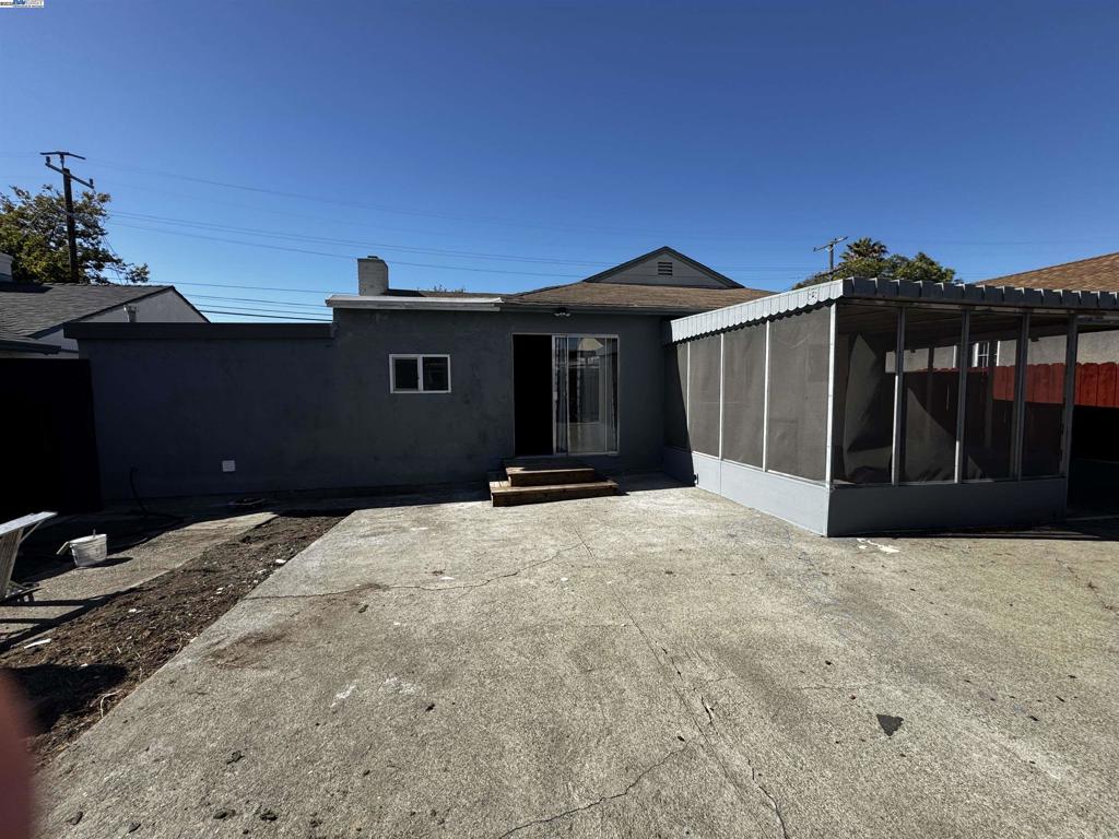 SLONZO VIL - Residential Lease