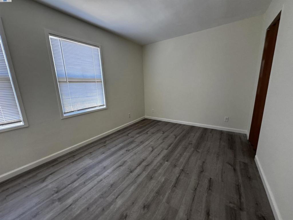 SLONZO VIL - Residential Lease