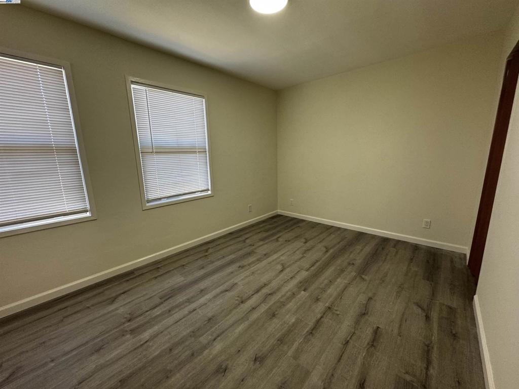 SLONZO VIL - Residential Lease