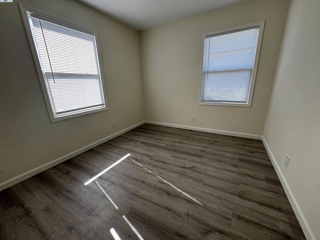 SLONZO VIL - Residential Lease