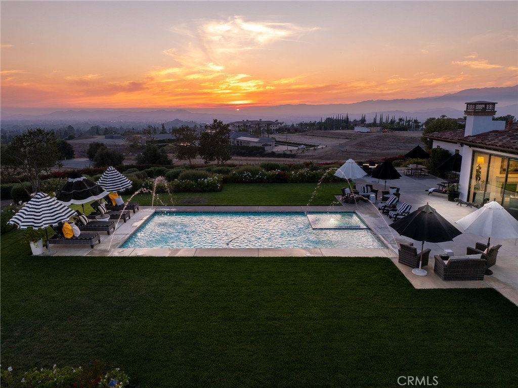 7420 Via Montecito