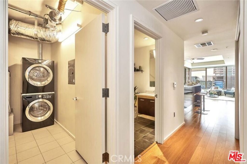 1155 S Grand Avenue 806
