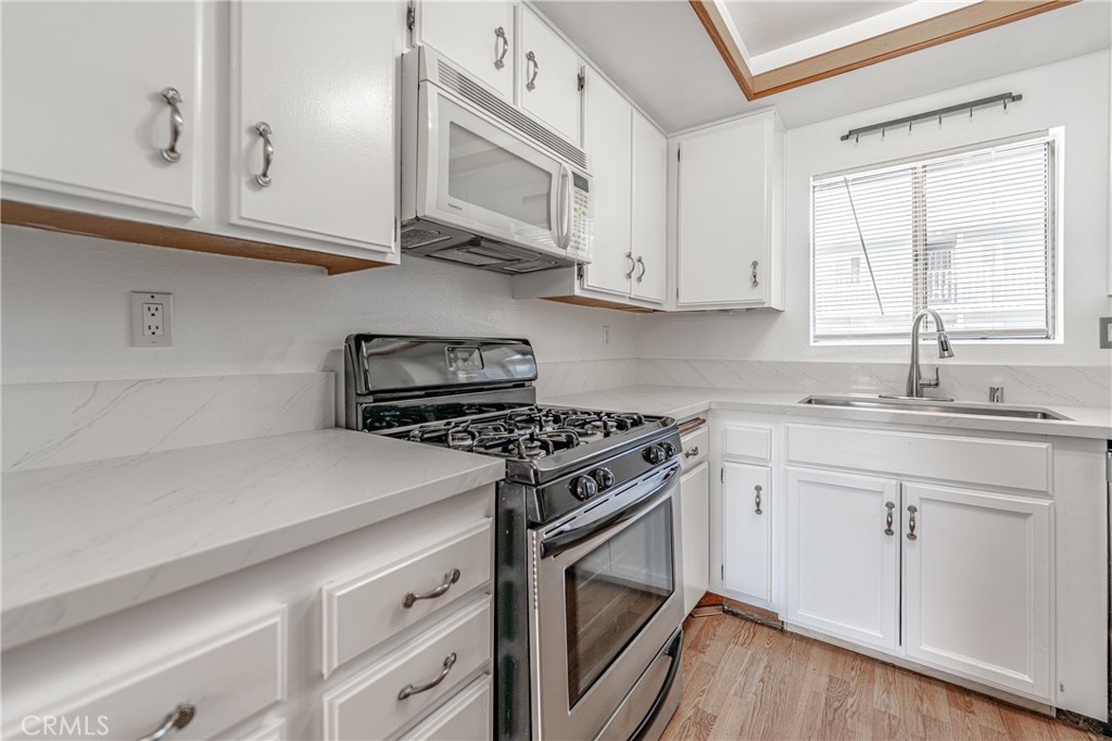 955 E 3rd Street 304
