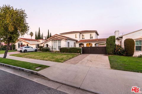 Photo of 4198 Angeles Vista Boulevard, Los Angeles, CA 90008 (MLS # 26655655)