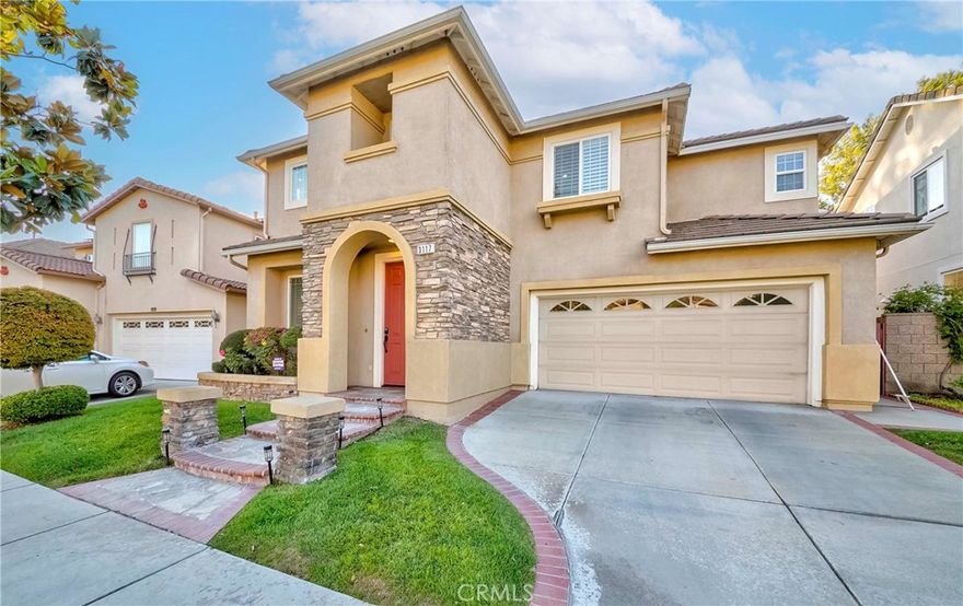 Beautifully remodeled 4-bedroom, 2.5-bath home in the highly desirable guard-gated Hawks Pointe community. This bright and open floor plan features a formal living room, cozy family room, and a stylish kitchen with a center island and abundant storage. Kitchen, bathrooms, and flooring were tastefully remodeled in 2021, offering modern comfort and design.



The spacious master suite includes a sliding door to a private balcony with spectacular sunset views. Additional highlights include a two-car oversized garage and a low-maintenance backyard with relaxing trail views.



Community amenities include 24-hour guard security, scenic walking trails, a park, and children’s playgrounds. Conveniently located near shopping, dining, and just minutes from three golf courses