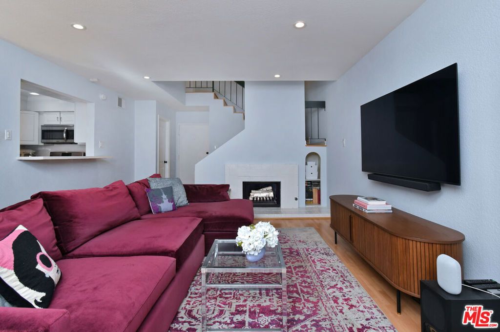 Photo of 4425 Whitsett Avenue #218, Studio City, CA 91604 (MLS # 26634185)