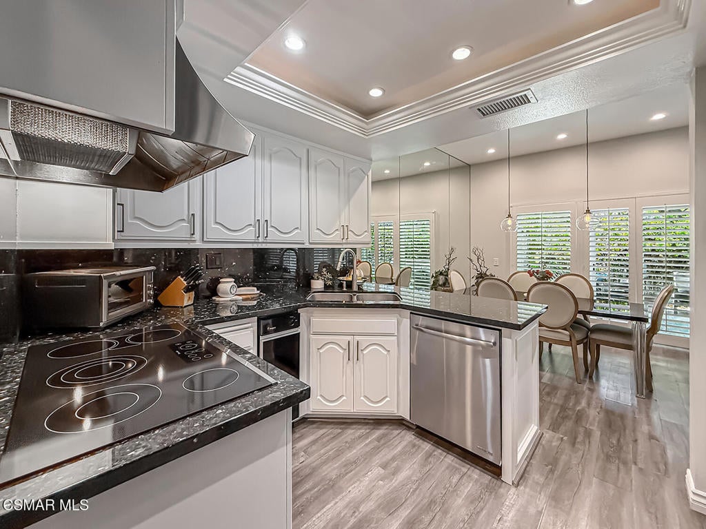 4695 Club View Drive