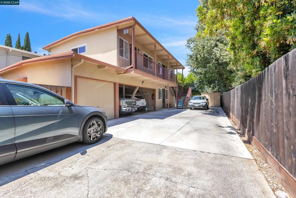 SANTA CLARA - Residential Income