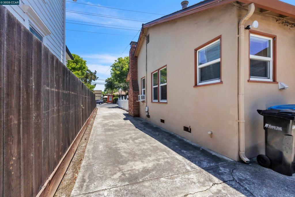 SANTA CLARA - Residential Income