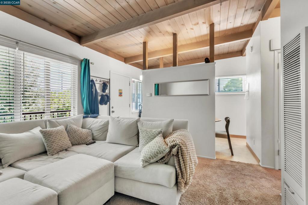 SANTA CLARA - Residential Income