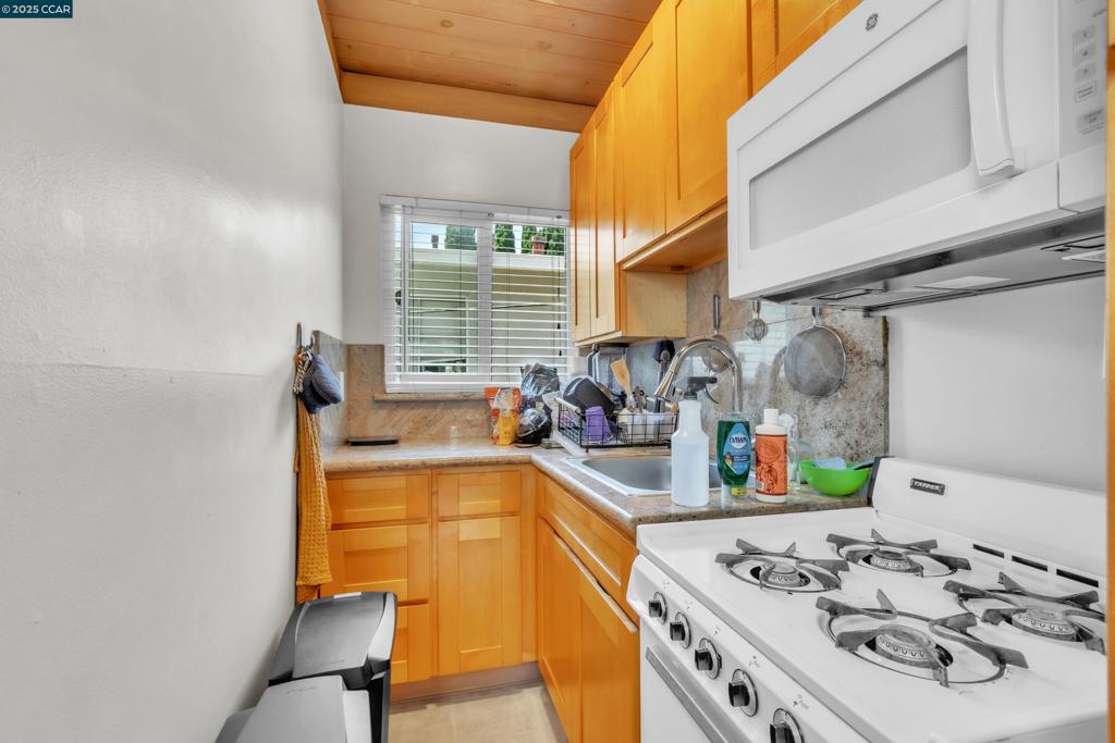 SANTA CLARA - Residential Income