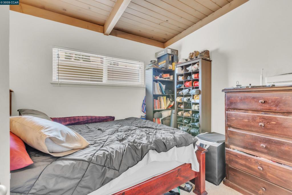 SANTA CLARA - Residential Income