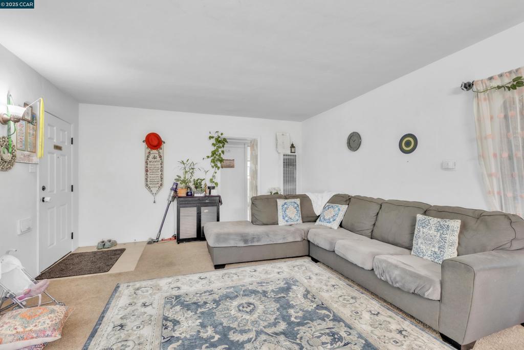 SANTA CLARA - Residential Income