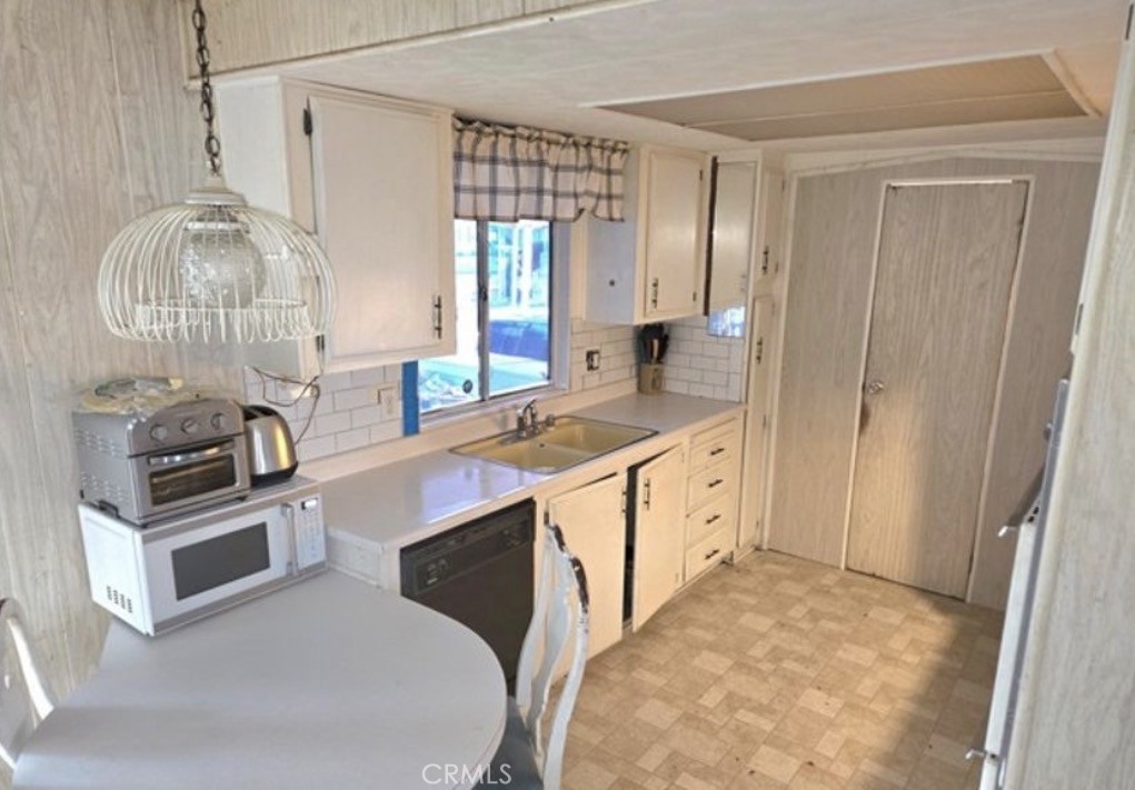2230 Lake Park 54