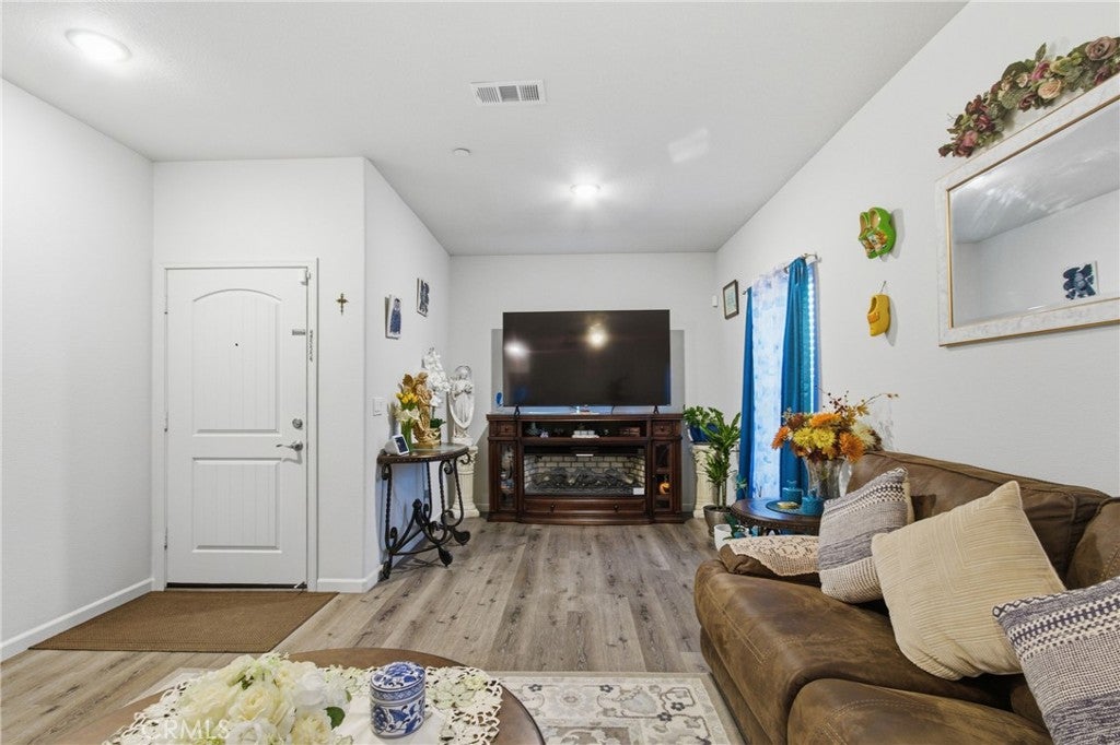 693 Cadiz Avenue
