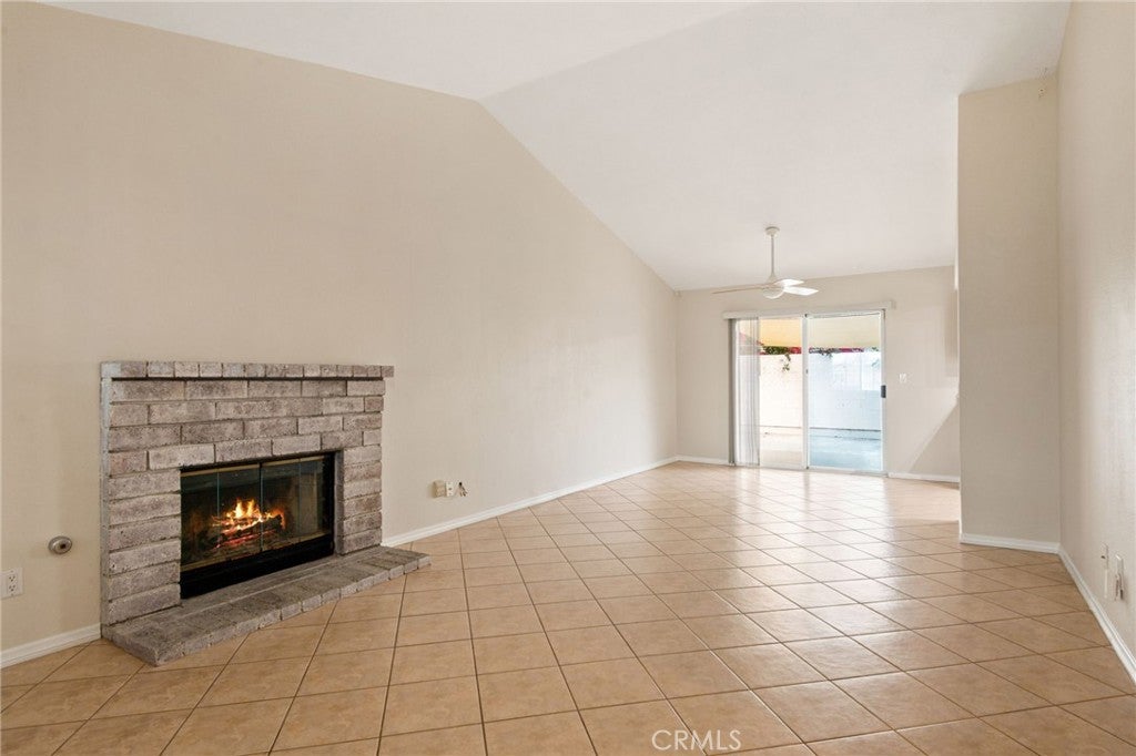 1093 Merced Way