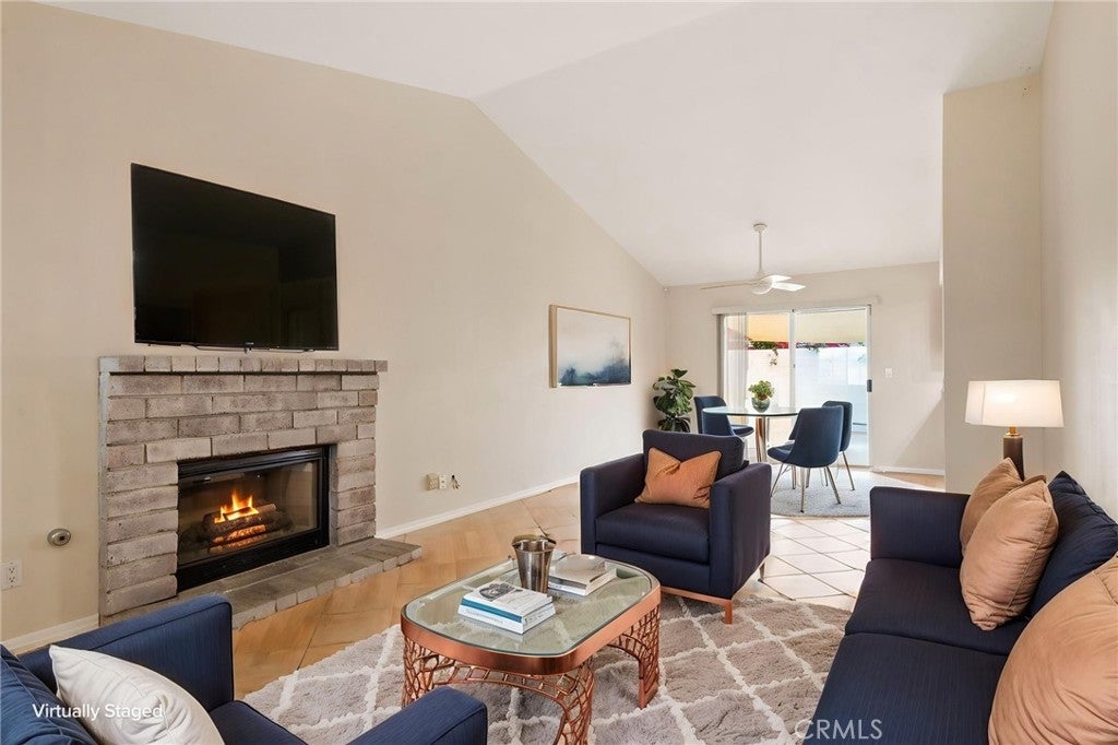 1093 Merced Way