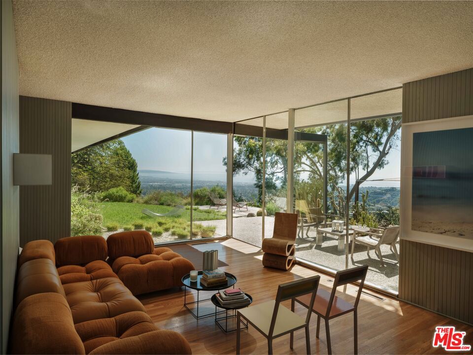 1531 N Tigertail Road