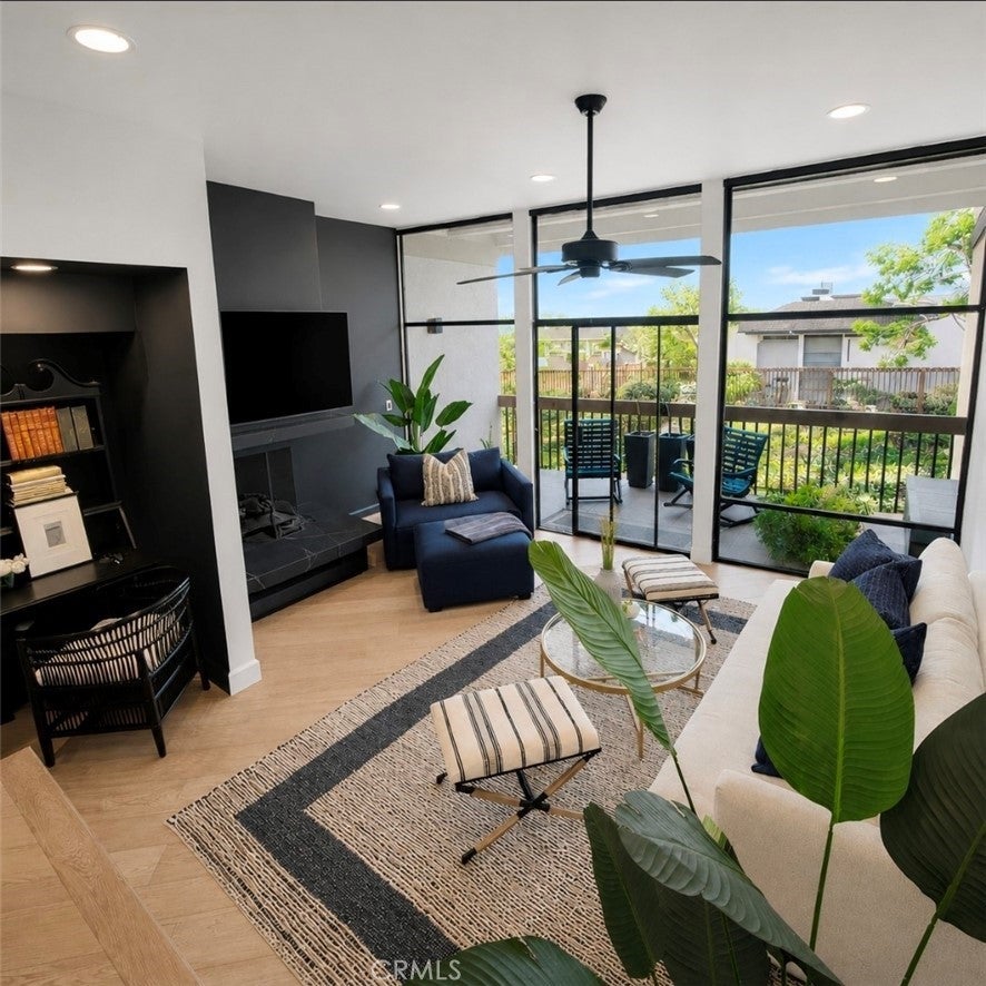 6112 Marina Pacifica Drive N