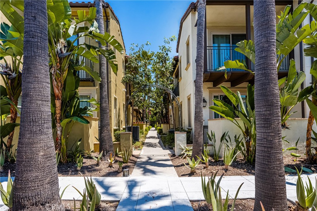 544 S Casita Street