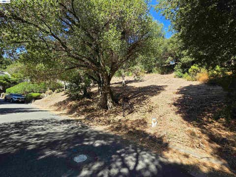 Photo of 0 Barbara Rd, Orinda, CA 94563 (MLS # 41143714)