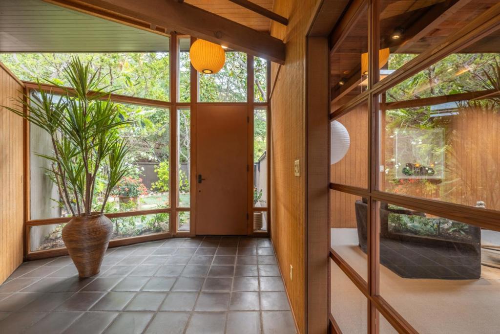 46 Middle Canyon Road