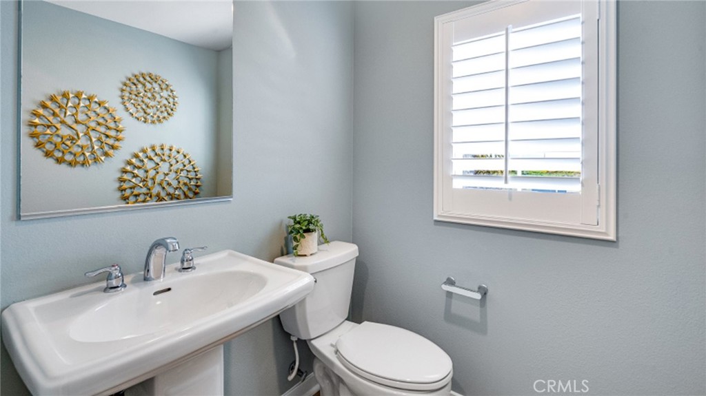 2741 E Amberley Privado