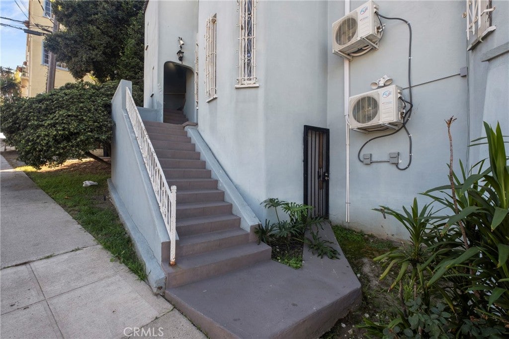 4916 W 12th