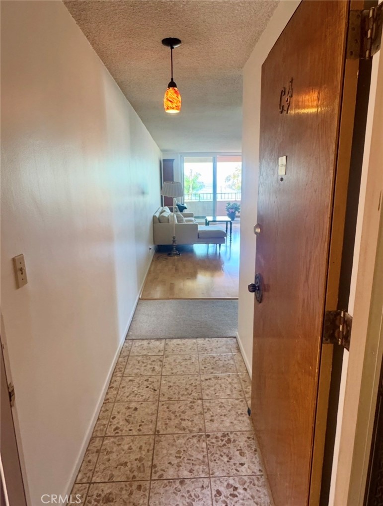 1635 E Ocean C4