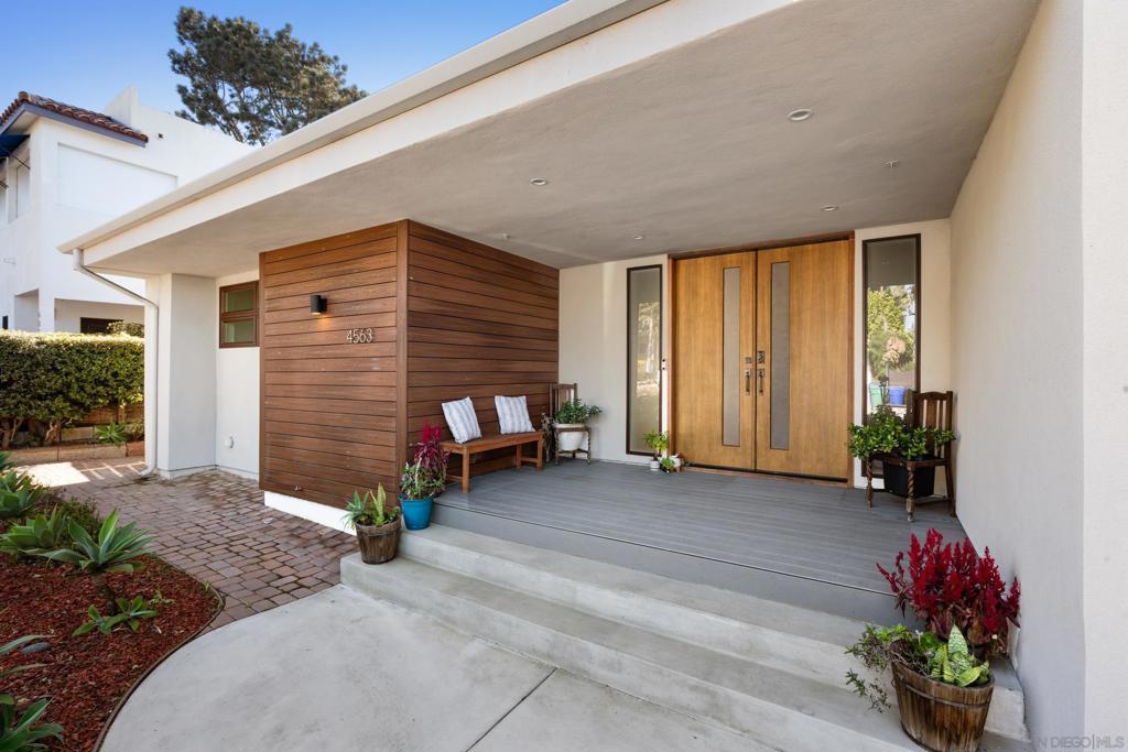 4563 Point Loma Ave