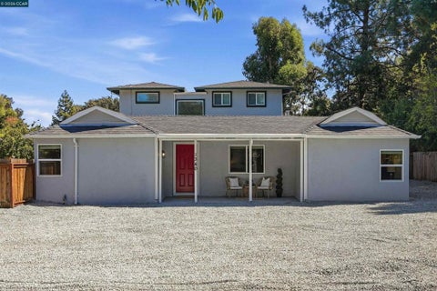 Photo of 1340 Janet Ln LN, Concord, CA 94521 (MLS # 41149236)