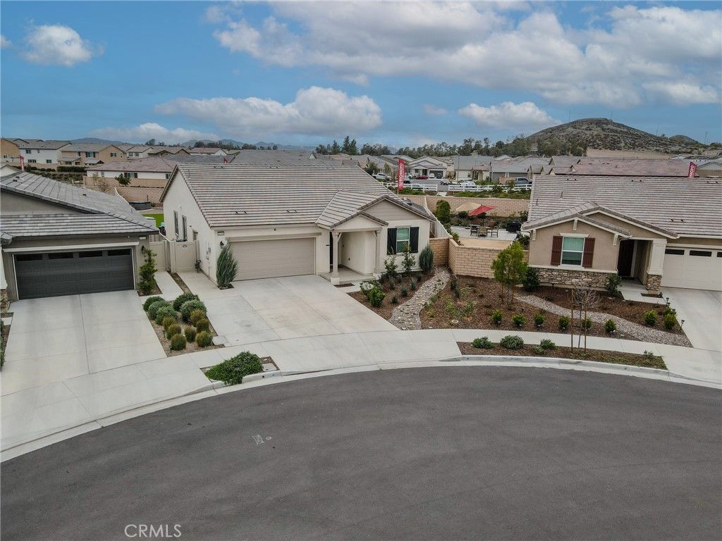 Photo of 30546 Rodriquez Loop Loop, Menifee, CA 92584 (MLS # DW25219099)