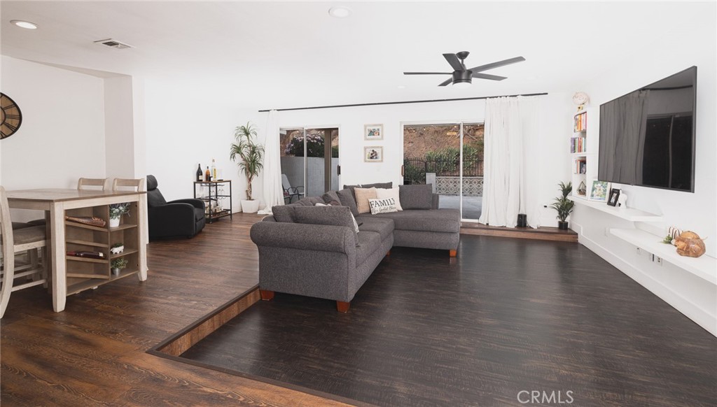5760 Falling Leaf Lane