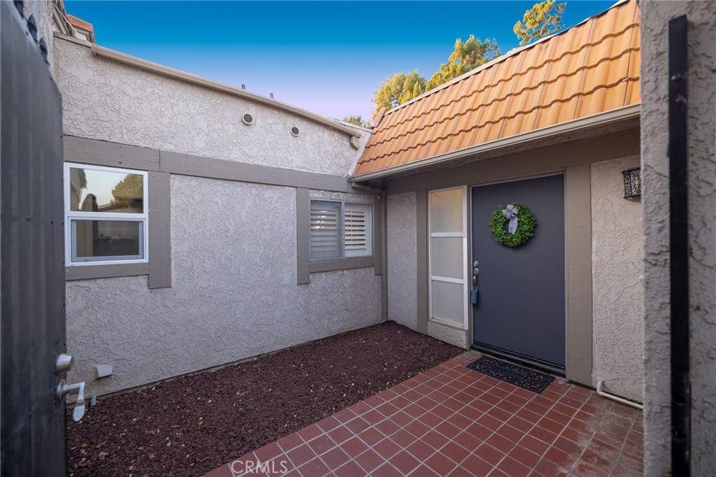 5760 Falling Leaf Lane