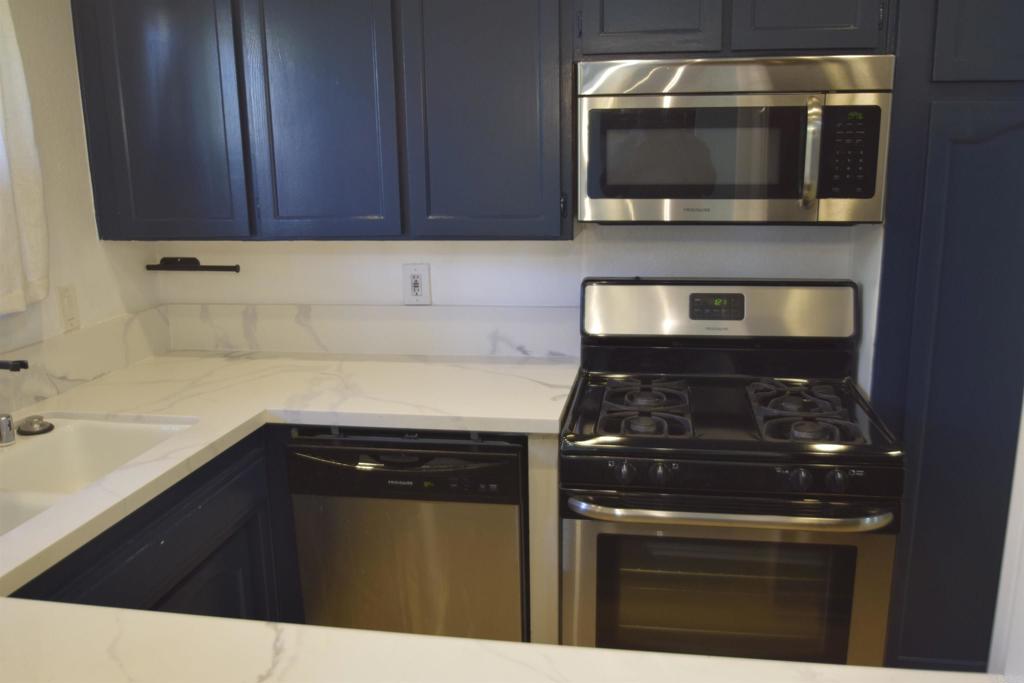 1355 N Sierra Bonita Avenue 204