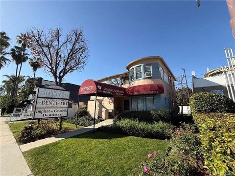 Photo of 4343 Laurel Canyon Boulevard, Studio City, CA 91604 (MLS # SR26025514)