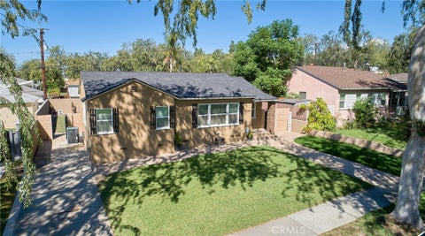 Photo of 901 N 10th AVE, Upland, CA 91786 (MLS # CV26200948)
