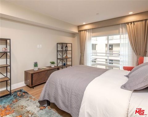 Photo of 2939 Leeward Avenue #317, Los Angeles, CA 90005 (MLS # 25602453)