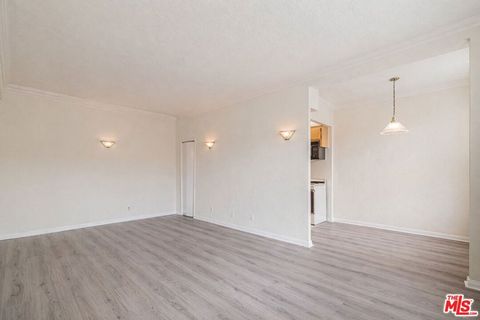 Photo of 5640 Franklin Avenue #200, Los Angeles, CA 90028 (MLS # 26666727)
