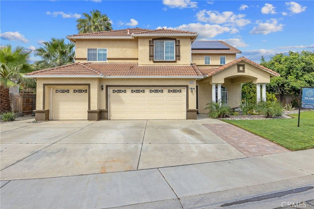 Photo of 1077 Paradise, Lemoore, CA 93245 (MLS # FR26081624)