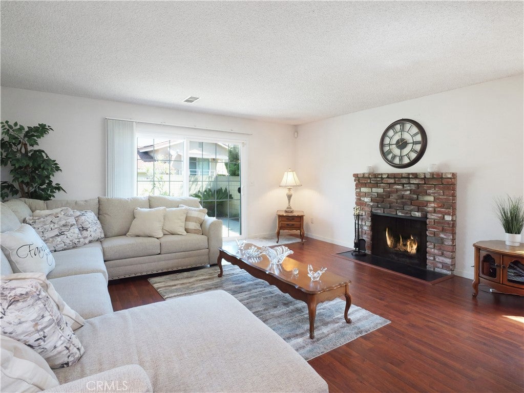 1047 Ashbridge