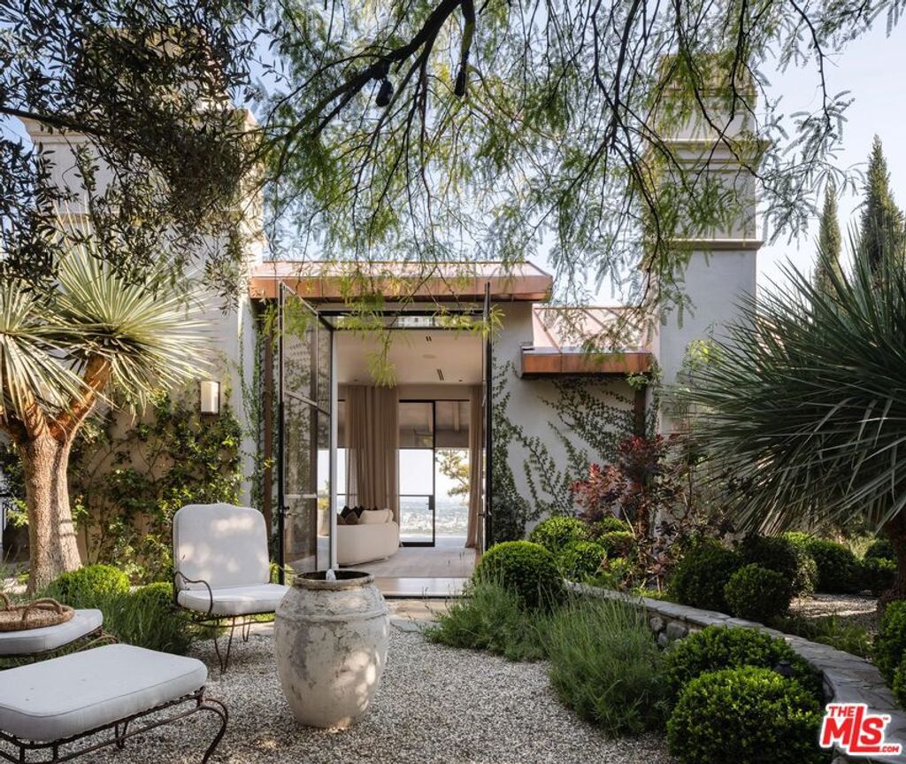 Photo of 9360 Readcrest Drive, Beverly Hills, CA 90210 (MLS # 25590661)
