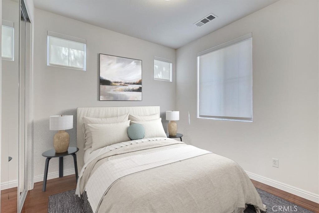 3115 N Sunrise Court