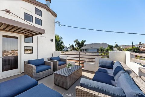 Tiny photo for 1908 Belmont Lane Ln #A, Redondo Beach, CA 90278 (MLS # SB25242251)