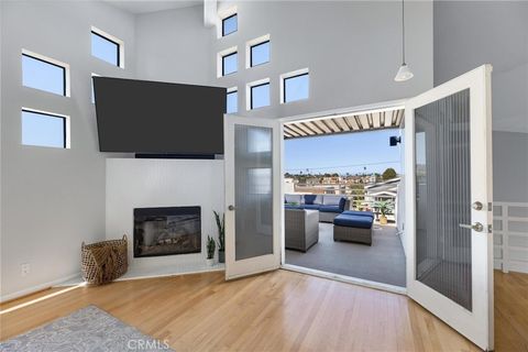 Tiny photo for 1908 Belmont Lane Ln #A, Redondo Beach, CA 90278 (MLS # SB25242251)