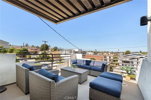 Tiny photo for 1908 Belmont Lane Ln #A, Redondo Beach, CA 90278 (MLS # SB25242251)