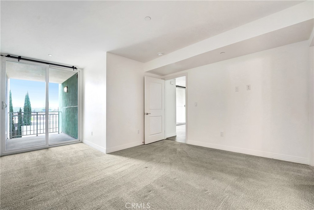 Properties 4 5818 Whitsett Avenue 405
