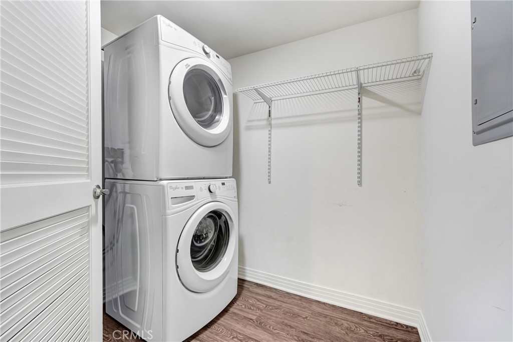 Properties 2 5818 Whitsett Avenue 405