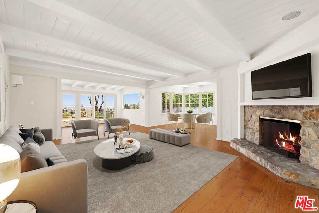 2120 Linda Flora Drive